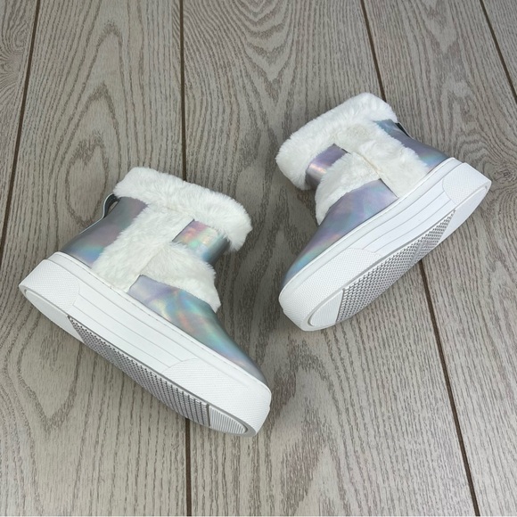 Steve Madden Girls Bunny Little Kid/Big Kid Boots Iridescent Silver $70 - Picture 4 of 9